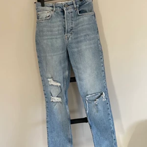 Karve jeans  - Jätte fina karve jeans storlek xxs men sitter som xs, använda väldigt få gånger, 150kr+frakt💕