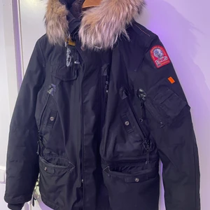 Parajumpers right hand storlek(S)  - Parajumpers right hand storlek(S) Kommer med svart patch på köpet