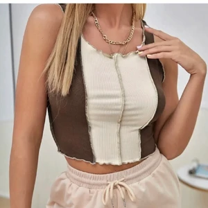 Sommar topp - En jätte fin topp från shein men som jag köpt här på plick. Väldigt strechig så passar fler storlekar. Tyvärr kommer den inte till användning mer hos mig💕 Bara använd ett fåtal gånger. 