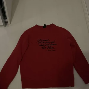 hm tröja - Hm tröja väldigt fin. Skick 9/10 knappast använd. Köpt för 450 Säljer den för 199. 