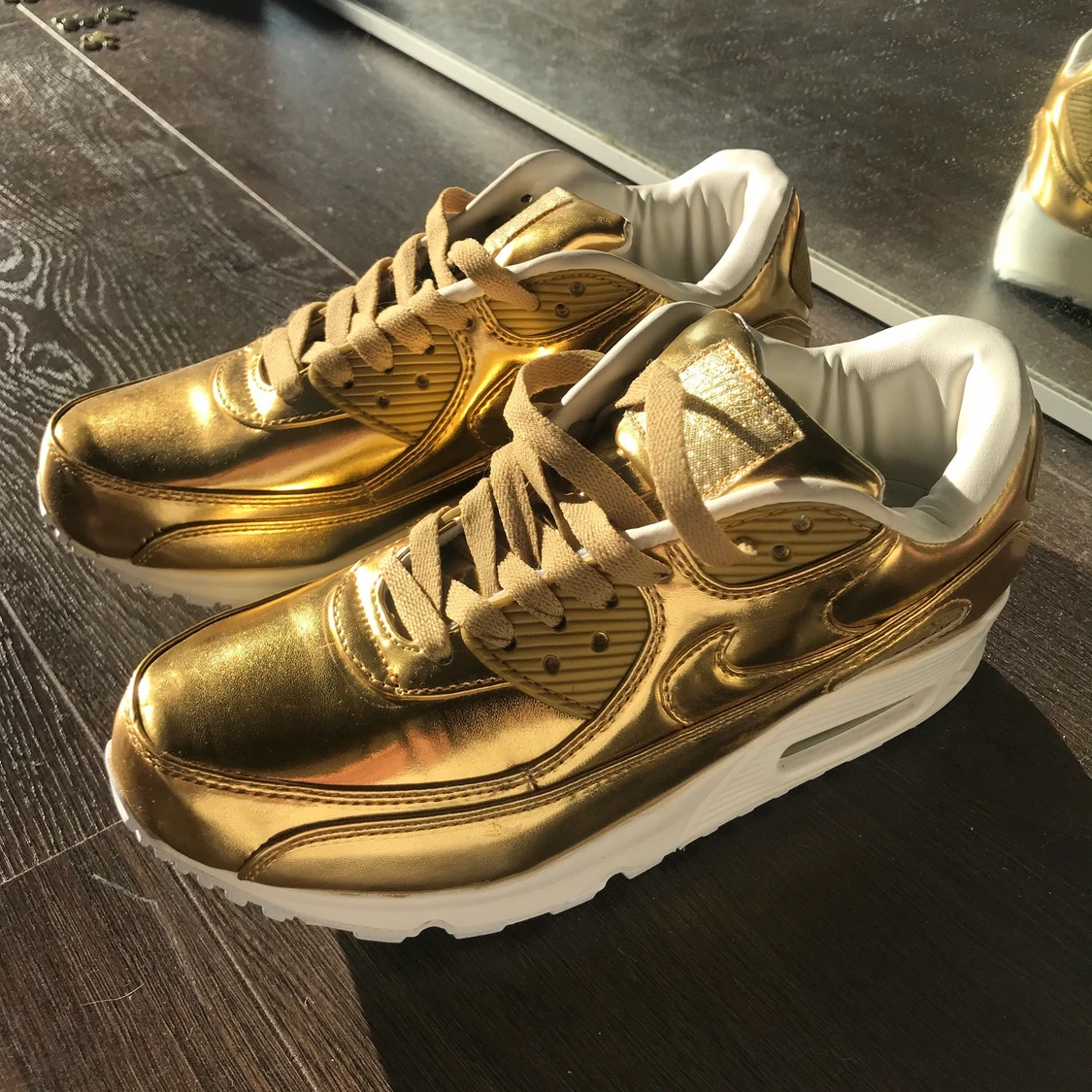 Nike sneakers guld  - 90