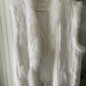 Pälsväst st S - Fint skick, passar storlek S! Vit päls