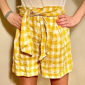 Sommar shorts - Ett par fina sommar shorts. Rätt så tunna och svala på sommaren. ☀️   Man kan bestämma hur hårt den ska sitta i midjan. Hoppas du gillar den