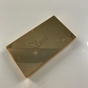Sleek palett  - Inte jätte använd utan de är mer den kräm delen, men den är nästan som ny. Den rengörs såklart innan den skickas iväg💓