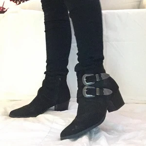 Svarta skor storlek 39 - Mocka