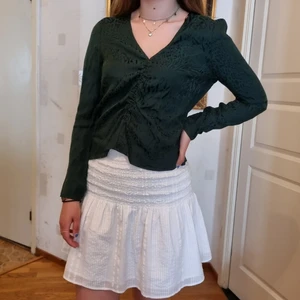 Tröja - En mörkgrön tröja