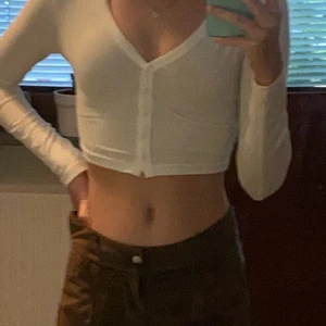 Croppad långärmad från shein XS - Säljs för att den är väldigt tight 