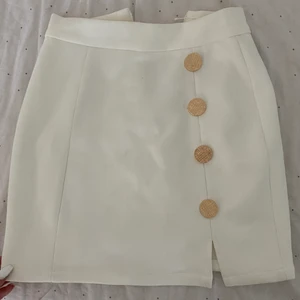 Kjol - Från ohpolly aldrig använd 