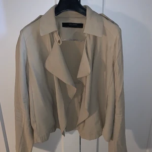 Sommar/vår jacka - Super fint skick. Tunn sommar/vår jacka. 