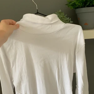 Vit polo - Från Ullared, använd tre gånger
