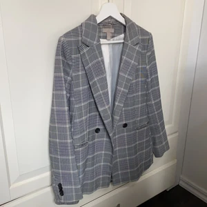 Kavaj från H&M - Grå, rutig kavaj från H&M