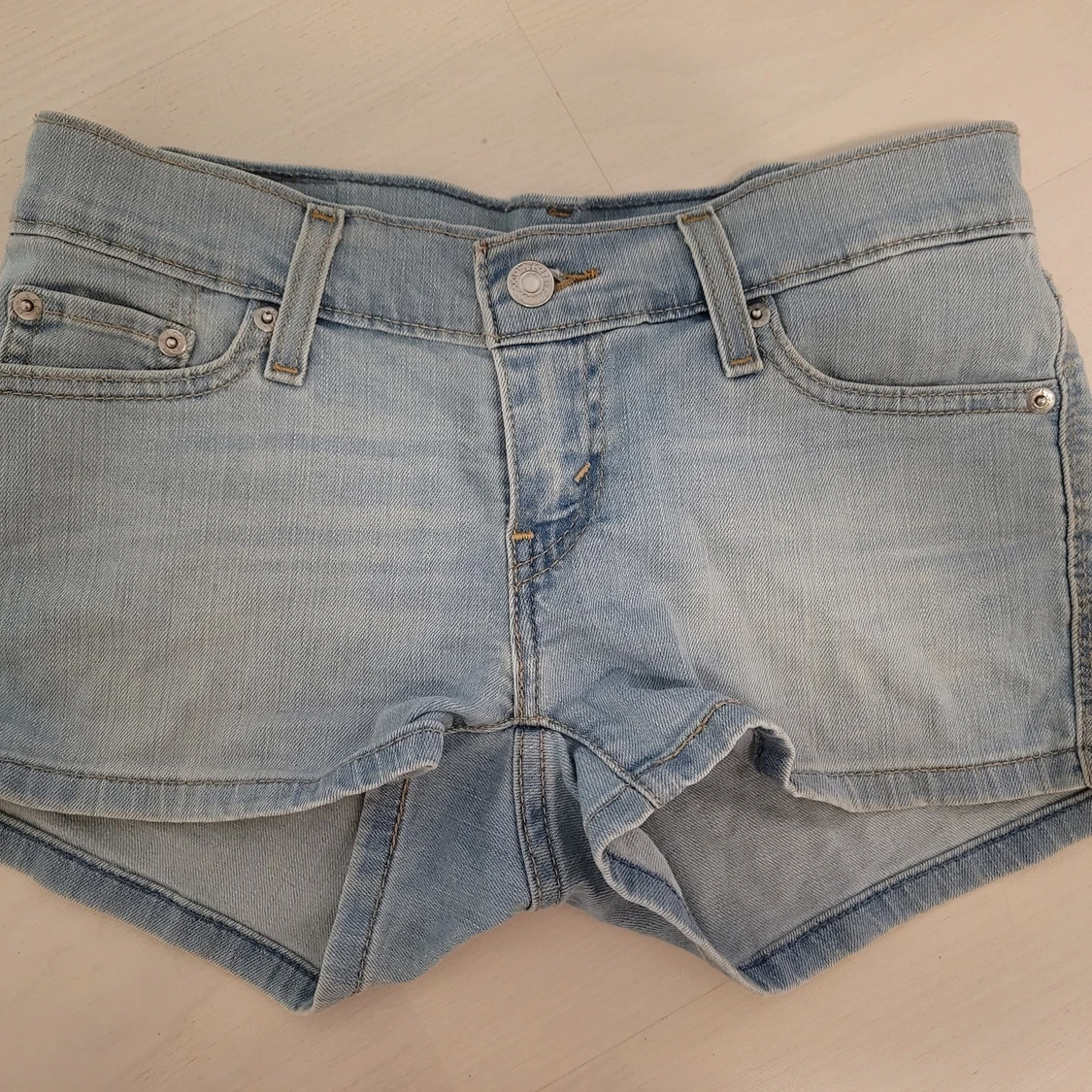 Levis shorts  - 90