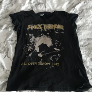 T-shirt från Gina - Storlek M, passar S, skitcool. Använd rätt så många ggr