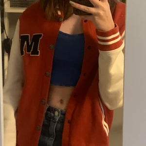Jack&Jones vaistry kofta - Säljer fin jack&jones kofta💕 väl använd men ändå bra kvalitet💕 skriv privat för frågor och mer bilder💕