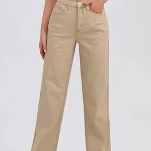 Jeans - Helt nya jeans från shein! Endast testad💕kontakta mig för mer bilder eller frågor. Kan fraktas👍🏼