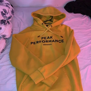 Peak performance hoodie - Strolek M