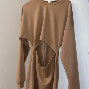 SHEIN (klänning) stl L  - Testad en gång, passar M 