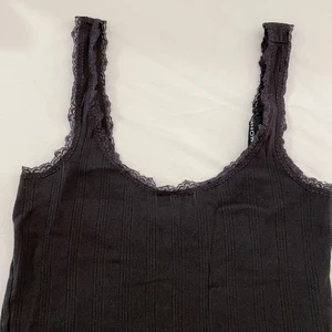 Mörkgrått linne med spets - Endast provad!