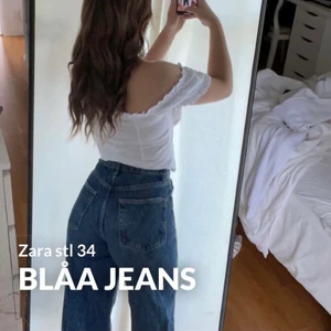 Jeans - Jättefina blåa jeans från Zara, stl 34/XS. Nypris 400kr. Köpt i våras. Säljer pga att benlängden är för lång. Jeansen är i fint skick, det är bra material. Aldrig använda, endast testade. PS. Toppen hittar ni i profilen;)  Frakt tillkommer!
