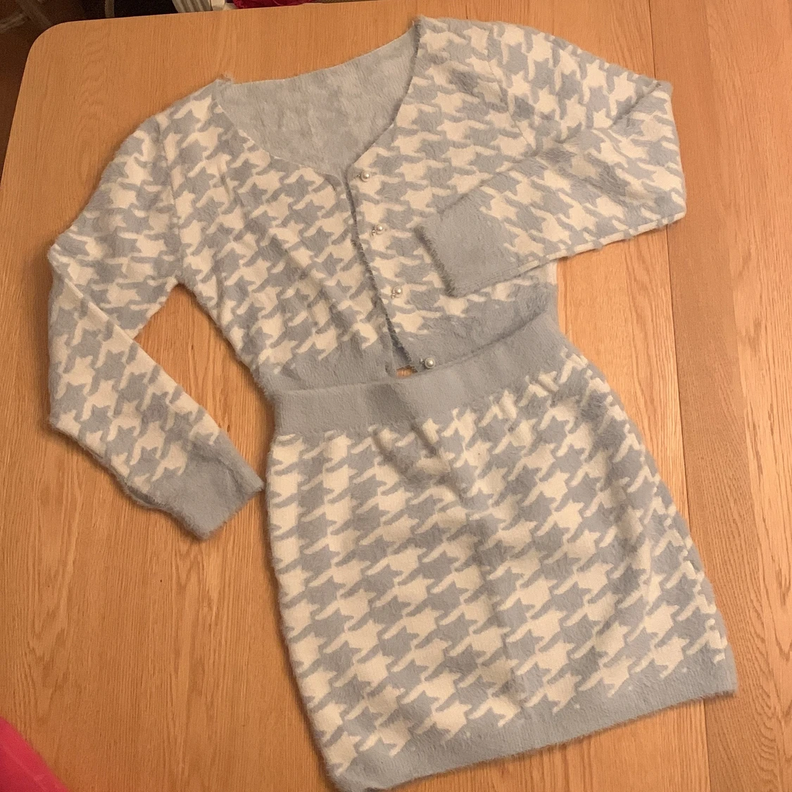 Kofta och kjol  - 90