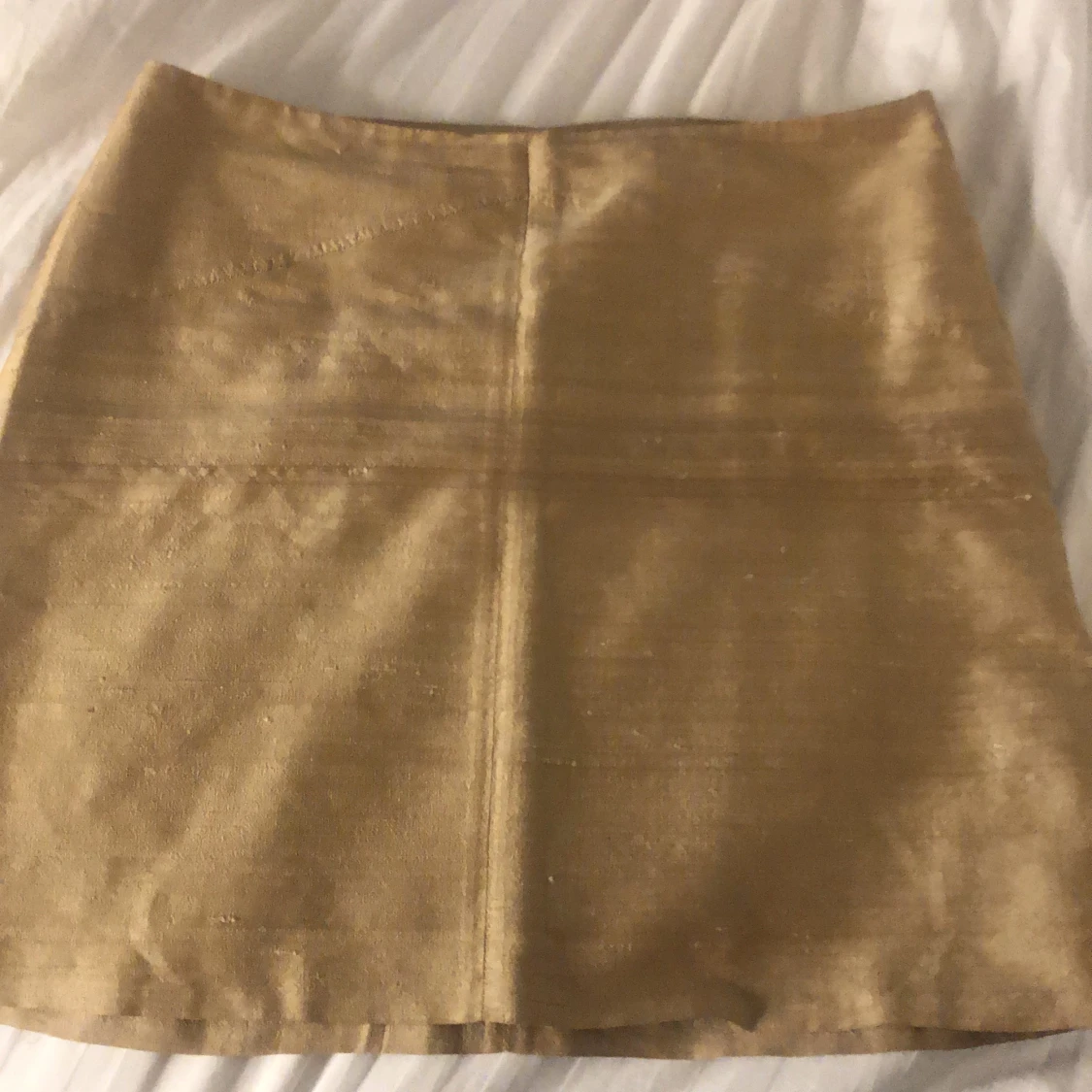 Guldig sidenkjol från Filippa K