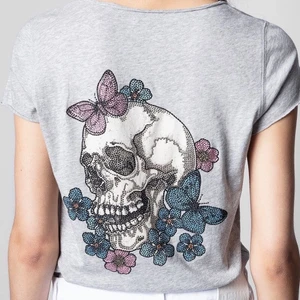 Zadig t-shirt - !INTRESSEKOLL! Jätte fin t-shirt från zadig💕 fick i julklapp men inte kommit till användning💕 nyskick💞inte säker om jag vill sälja men vill se intresset💞skriv gärna vad ni kan ge💕