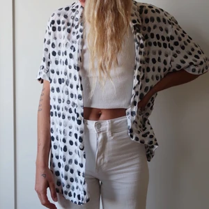 Prickig skjorta - Frakt tillkommer 