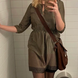 Klänning - Säljer denna klänning! Frakt: 66kr❤️🌸