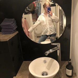 Over Sized skjorta  - Oversized skjorta från Gina tricot i nyskick, i storlek s, säljer för 150kr 🤎