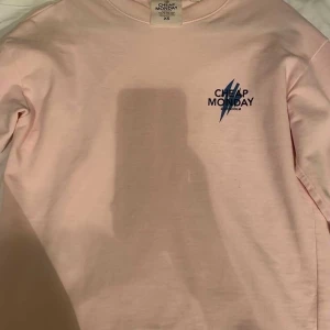 En Rosa tröja för 50kr  - En rosa tröja för 50kr