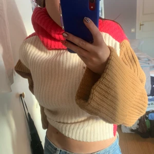 Hm studio stickad polo - Skit cool polo använd 1 gång, köpes för 799!💓