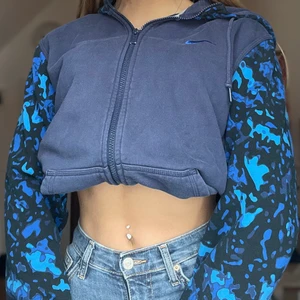 Nike vintage Spellout jacket - we sell vintage items , located in Germany.  write us if interested!! 💘