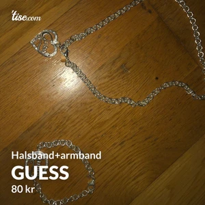Guess smycken - Säljer halsband och tillhörande armband (ej äkta) då dom aldrig kommit till användning för mig, vet inte vad jag ska sätta för pris,skriv om du är intresserad :) annonsen ligger även uppe på Tise ❤️