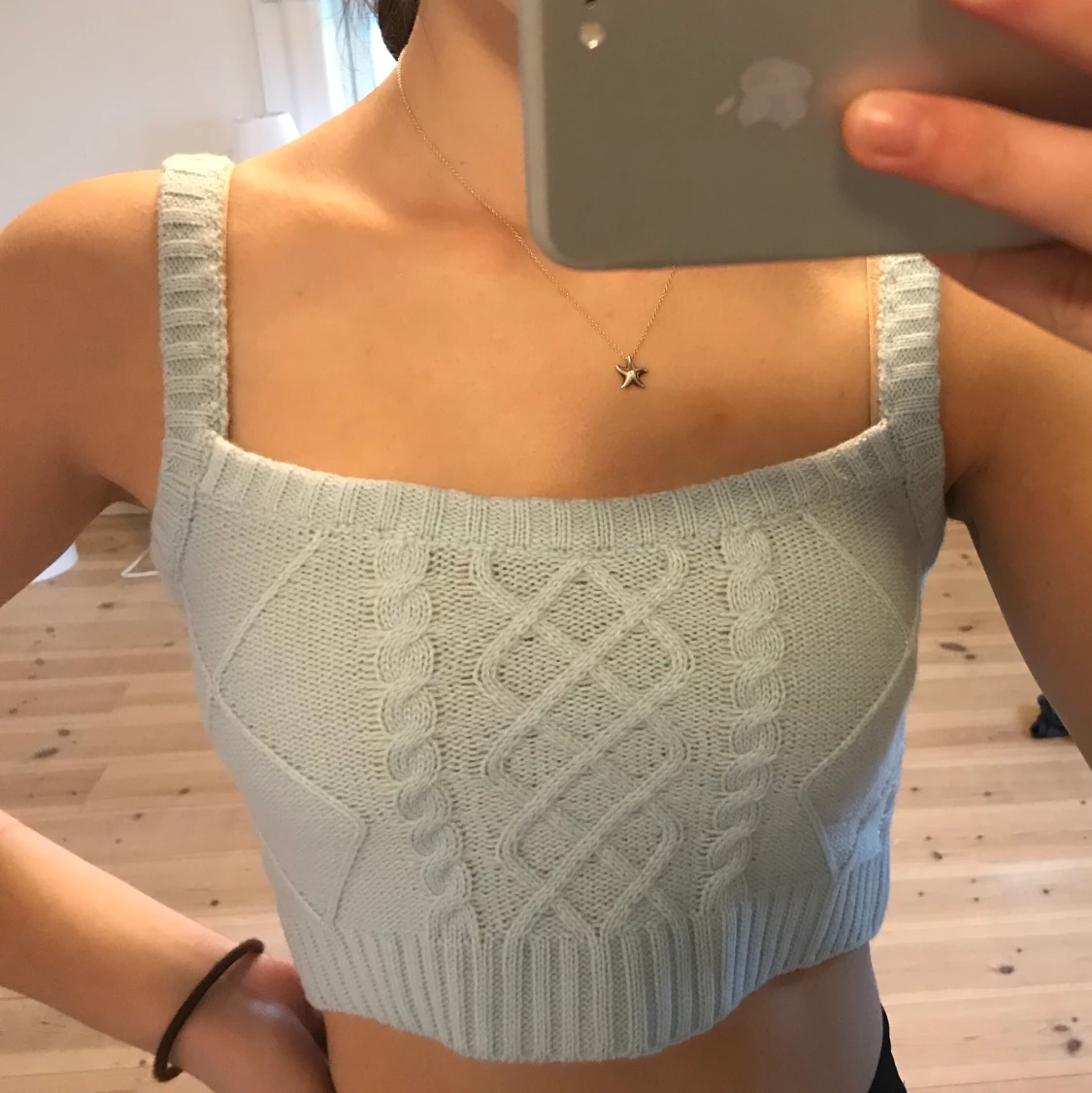 NYTT blått stickat linne