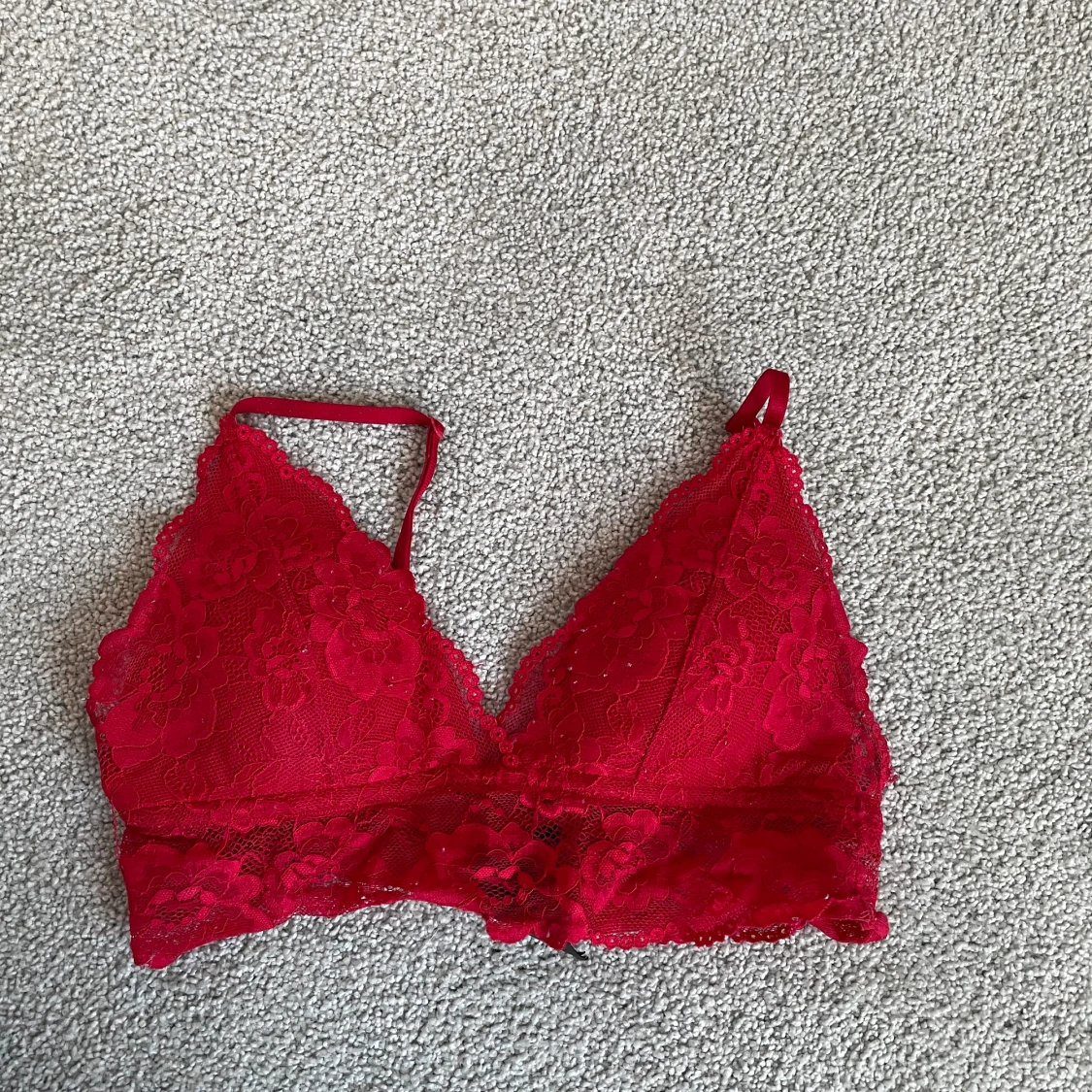 Röd spets bh