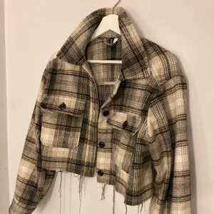 Jacka - Jacka strl m passar en S också, 166kr inkl frakt 