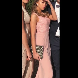 Långklänning - En gång använd balklänning. Storlek S