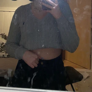 ralph lauren - Jätte fin kabel stickad ralph lauren tröja, aldrig använd. Storlek: M💗