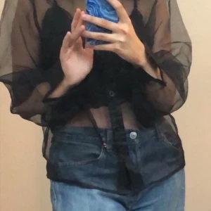 Boohoo skjorta  - Denna asballa skjorta är köpt för ett tag sen men känner inte att den kommer till användning! Väldigt bra skick då den aldrig använts 