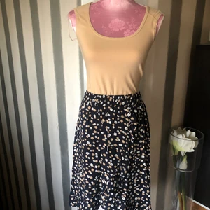 Kjol xs NY - Helt ny kjol från Danska MSCH Copenhagen . Fejk omlott 