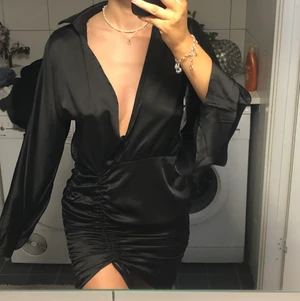 Satin klänning - Satin klänning i stl 8 (36) från plt endast använd 1 gång. 💜🌸🌸