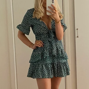 Klänning - Söt klänning från byanastasia på instagram! Bara använd en gång. Passar xs-s :)