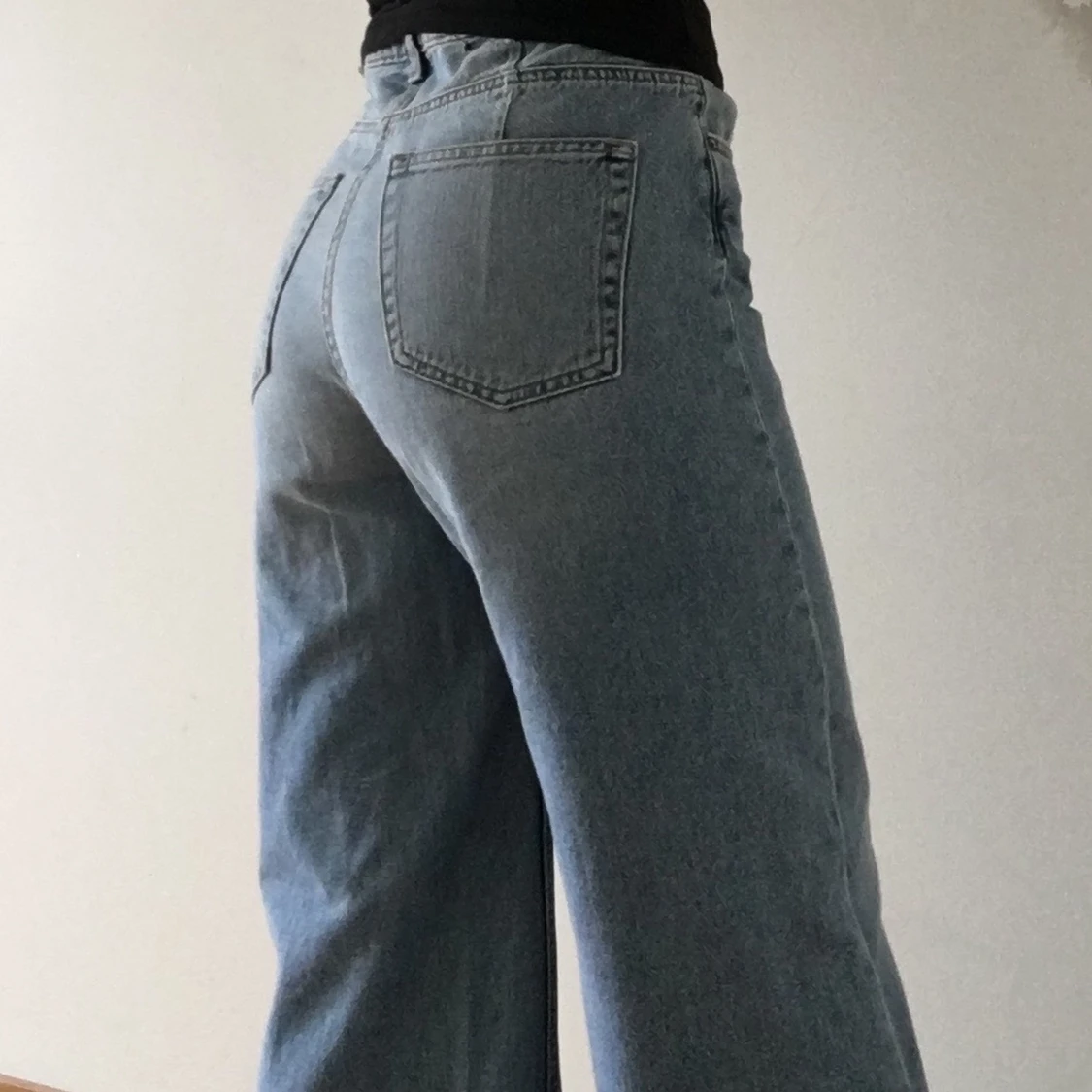 Ljusblå vida jeans - 91