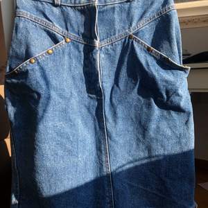 Vintage jeanskjol storlek XS/S.