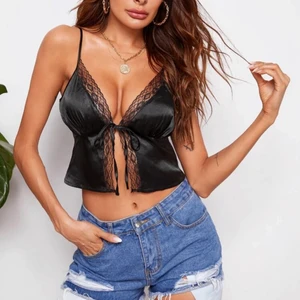 Svart topp  - Endast testad topp, frakt 55 kr