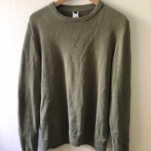 Tunnstickad tröja - Tunnstickad tröja, köpt second hand. Köpare står för frakt :)