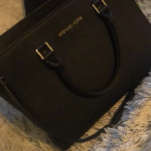 Michael kors väska  - Michael kors väska ord pris. 1000kr använd ett par gånger