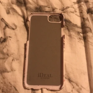 Ideal of sweden skal  - 10kr + 24kr frakt = 34kr Till iPhone 7 /  7 plus kan passa 8an