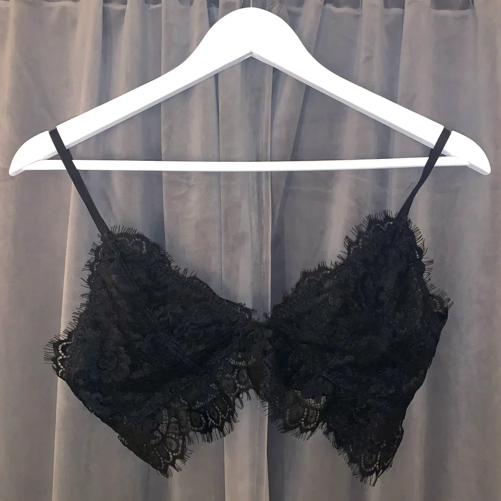 Bralette från Nakd 🤍 Endast testad! Säljs då den va för liten på mig tyvärr… Frakt tillkommer 💟. Muu.