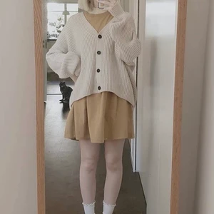 Super mysig kofta 🤍 - Säljer denna super mysiga kofta, använd några gånger men i super bra skick 😊 passar xs/m , den är oversized 